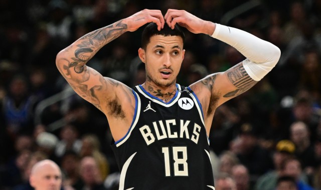 没有存在感！库兹马替补21分钟1中1仅拿2分2助1帽 正负值-37最低